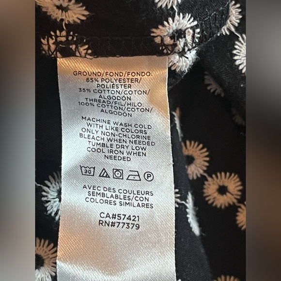 Ann Taylor Black and White Patterned Blouse - Picture 4 of 5